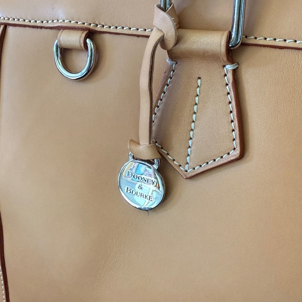 NWOT Dooney & Bourke Large Side Pocket Satchel Alto Style Leather Tan (RARE) - Picture 8 of 12